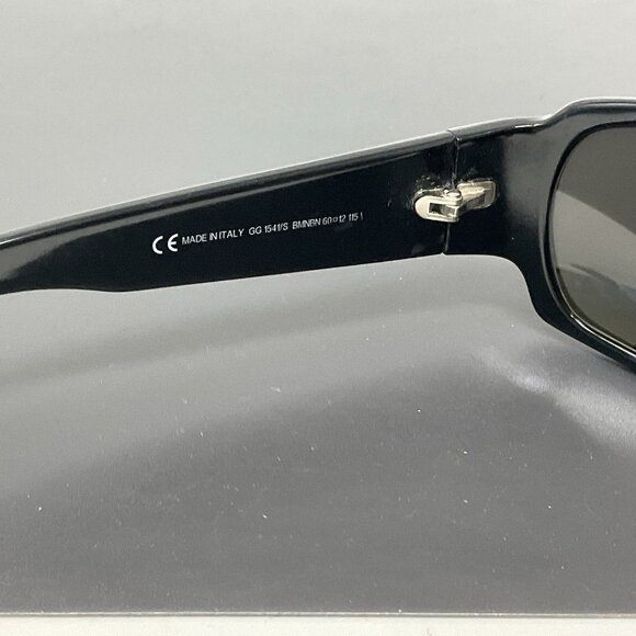 GUCCI Black Sunglasses GG1541/S Black Frame Scratched Lenses main image 4
